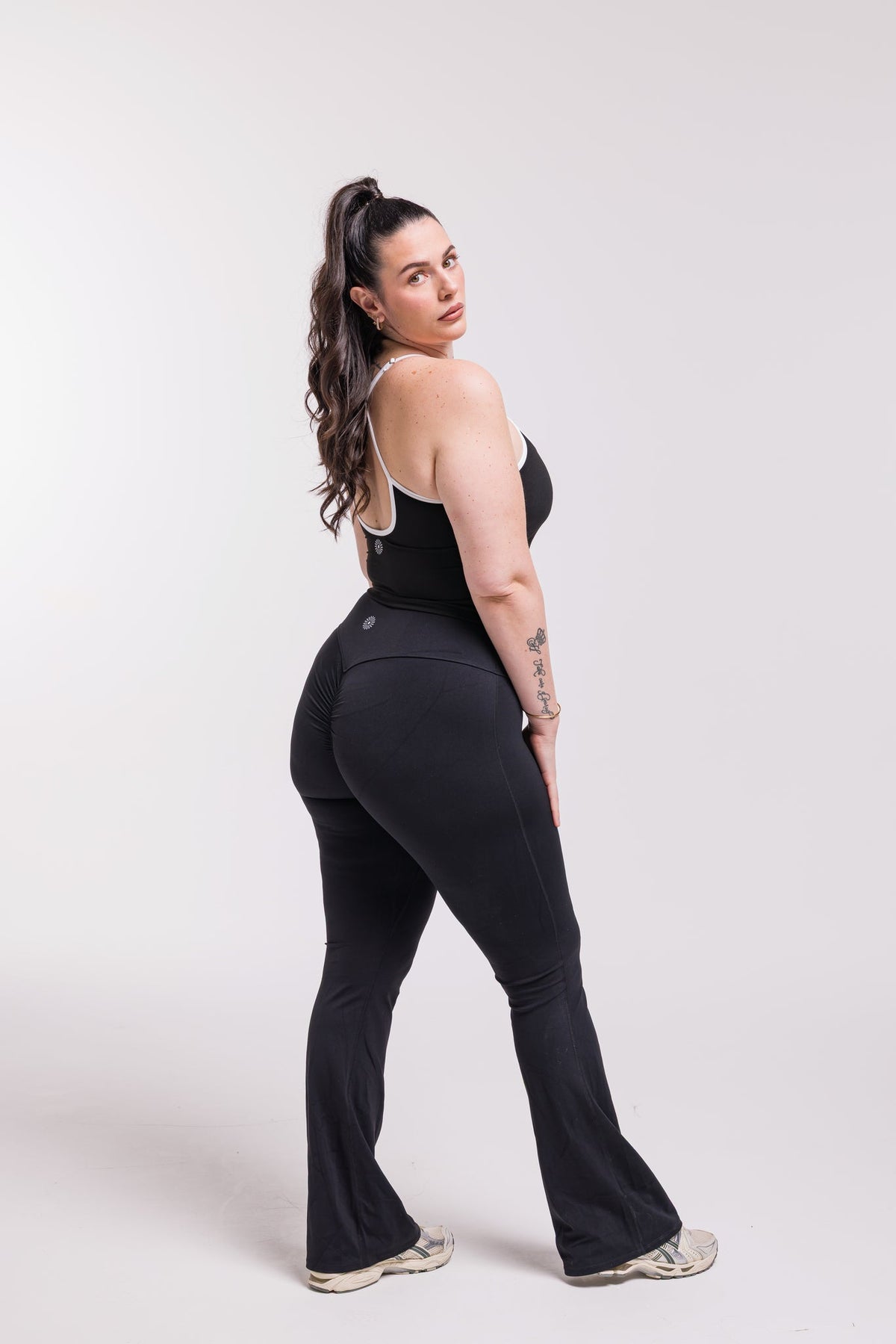 Top Noir Bandes Blanches – Soleil du Sud